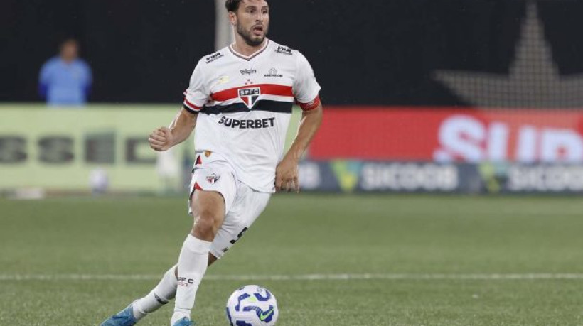 Argentino fez primeira publicação nas redes sociais após ruptura no ligamento cruzado anterior. Ele ainda não tem prazo para retornar