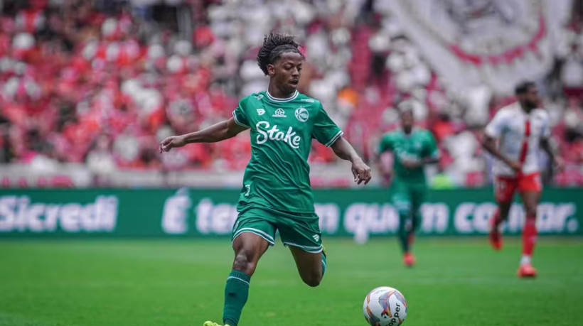 Ênio, do Juventude, foi advertido com cartão amarelo em jogo contra o Fortaleza. 