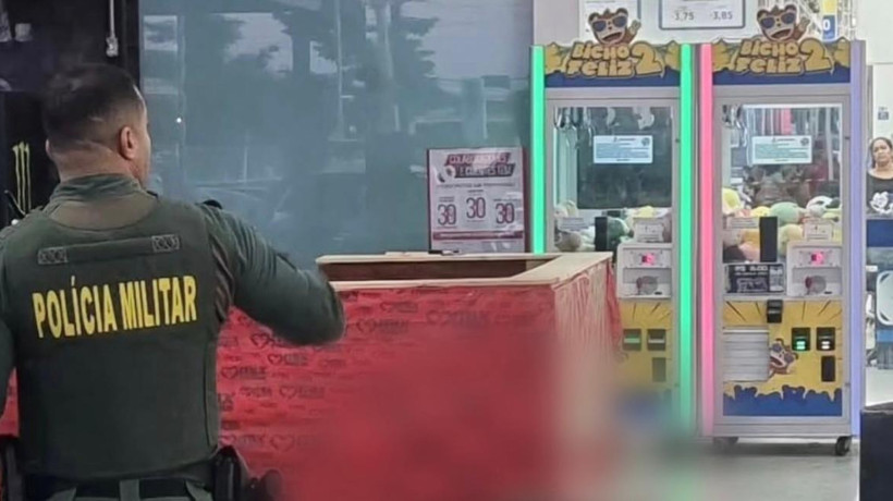 Homem foi morto a tiros dentro do supermercado no bairro Mondubim, em Fortaleza