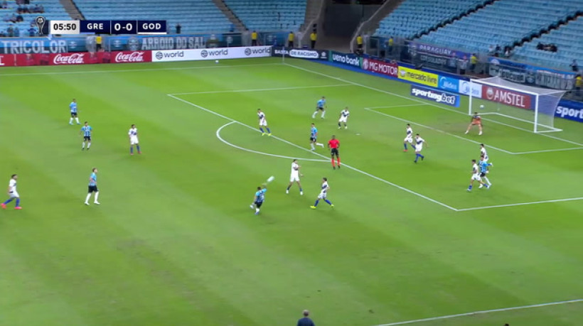 GOLAÇO DO GRÊMIO! João Pedro acerta lindo chute e abre placar na CONMEBOL Sudamericana