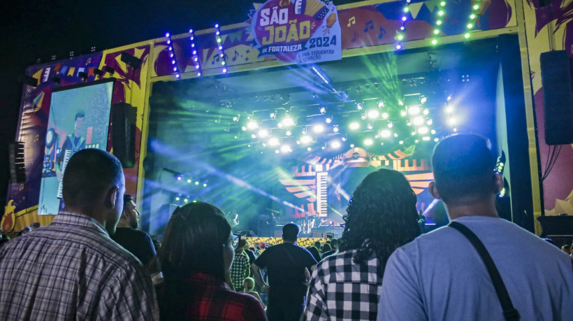 Em 24 de junho se celebra São João Batista, figura central da festa que movimenta o mês com forró, fogueiras e tradições por todo o Nordeste (Samuel Setúbal/O POVO)