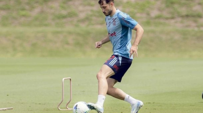 Lateral-esquerdo, que está lesionado desde agosto de 2024, já inicia aquecimento com o elenco do Rubro-Negro