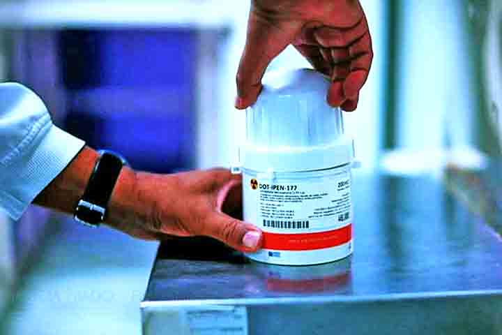 A família de Sabrina Gomes conseguiu uma liminar judicial, via Defensoria Pública, que obrigava o estado do Ceará a fornecer o remédio para a jovem.