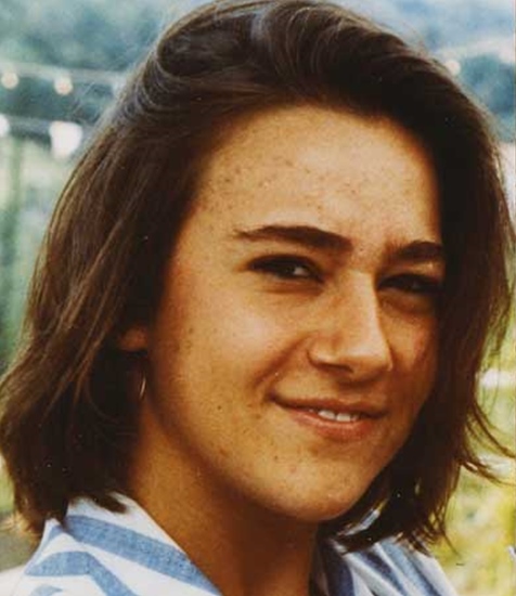 Beata Chiara Luce: Nascida Chiara Luce Badano em 29 de outubro de 1971 em Sassello, Itália, e falecida em 7 de outubro de 1990, foi uma jovem italiana beatificada pela Igreja Católica.