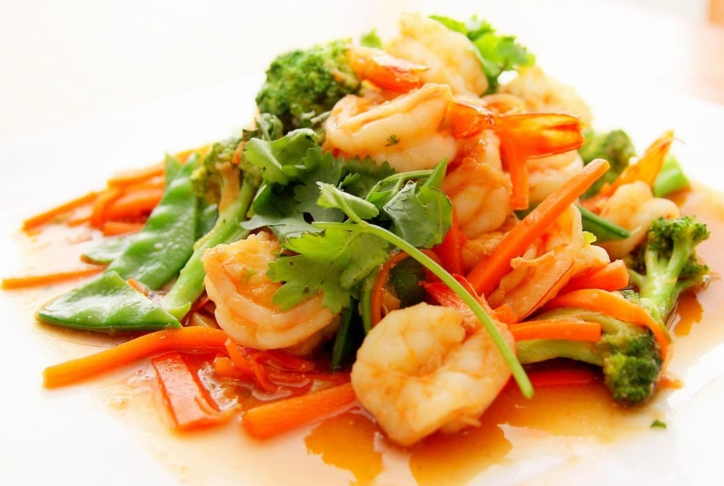 O consumo de camarão proporciona muitos efeitos benéficos à saúde, como a redução do risco de doenças cardiovasculares, como infarto e AVC.