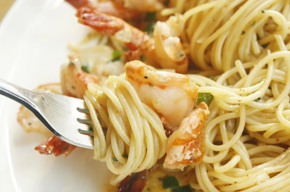 O camarão também contém iodo, um mineral importante e do qual pessoas são deficientes. Ele é necessário para o funcionamento adequado da tireoide, uma glândula que regular alguns hormônios.