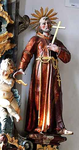 Todos os anos, de 15 de agosto a 29 de setembro, São Francisco de Assis tinha o costume de preparar-se com uma quaresma de oração e jejum para a festa de São Miguel Arcanjo. Em 1224, ele teve a visão do Serafim alado e recebeu os estigmas.