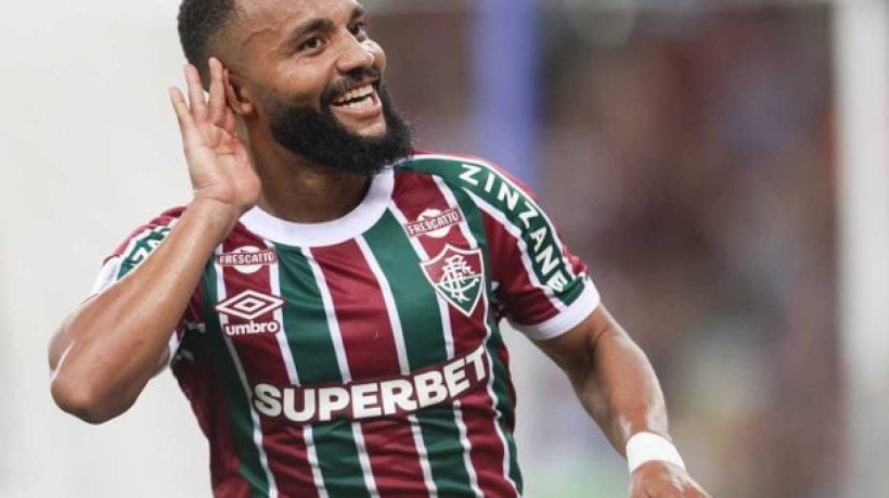 Com gols de Keno e Samuel Xavier, Tricolor faz 2 a 0 , assume a ponta do Grupo F da Sul-Americana e elimina chilenos