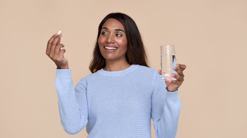 O uso de multivitamínicos deve ser indicado apenas quando há deficiência comprovada (Imagem: insta_photos | Shutterstock)