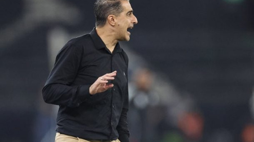 Técnico segue como o melhor mandante na era SAF e brinca: 'Trocaria este retrospecto pelas taças que o Artur Jorge ganhou aqui'