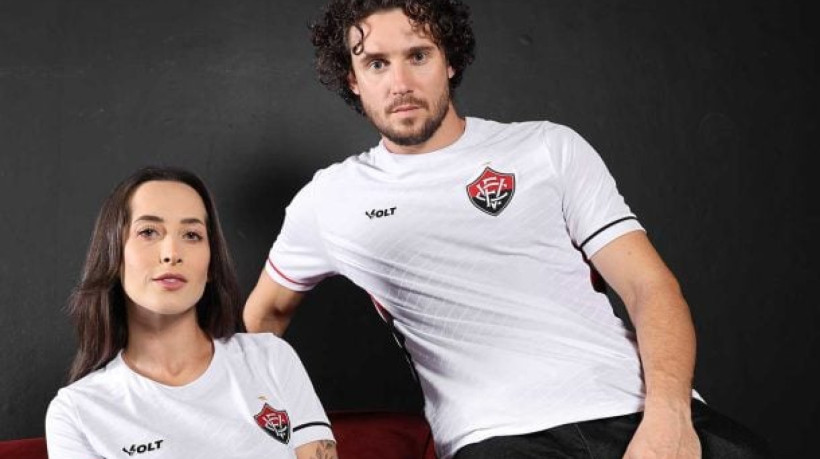 Nova camisa do Rubro-Negro baiano se destaca pelo respeito às tradições do clube por manter a base branca, além de detalhes em preto e vermelho