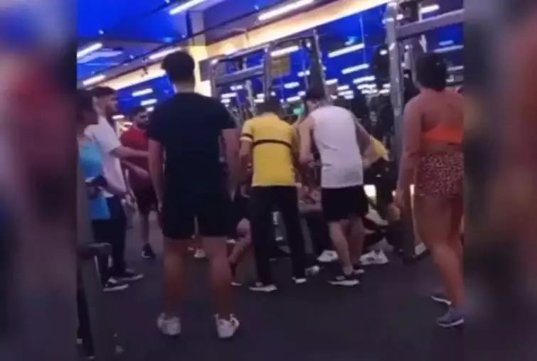 Recentemente, homens saíram no soco em uma academia em Belém, no Pará. A briga começou justamente na tentativa de revezar um aparelho. A disputa pelo equipamento se transformou em duelo físico. 