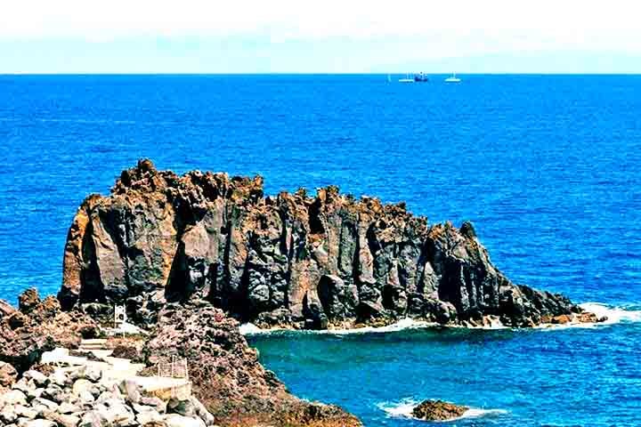 Segundo seu estudo, são 7.500 naufrágios na costa continental, 1.000 nos Açores e 120 na Madeira.