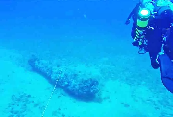 Segundo o arqueólogo, cerca de 250 navios com tesouros em território marítimo português mais cedo ou mais tarde podem ser encontrados de maneira acidental.