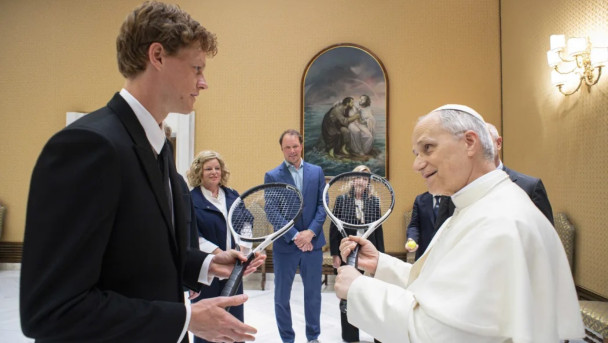 O Papa Le&atilde;o XIV encontrou Jannik Sinner antes das semifinais do ATP de Roma, onde Sinner enfrenta Tommy Paul na busca pela final