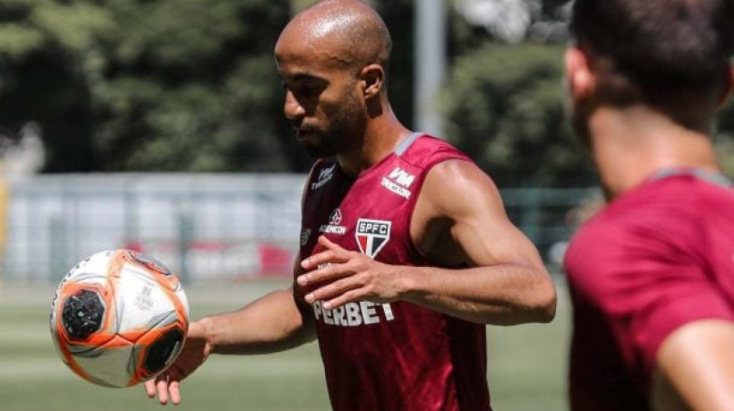 Atacante teve diagnosticado um estiramento da cápsula posterior do lado direito do joelho e só deve voltar a jogar em julho