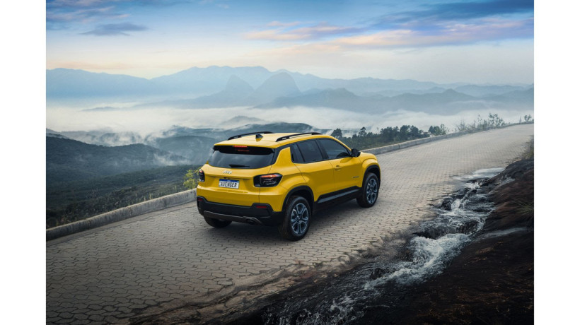 Jeep Avenger começará a ser vendido no Brasil em 2026