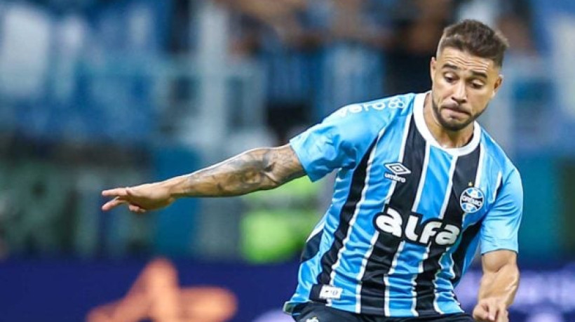 Lateral-direito não tem problema mais grave detectado e pode ficar à disposição para o jogo com o São Paulo, no sábado, no Morumbis
