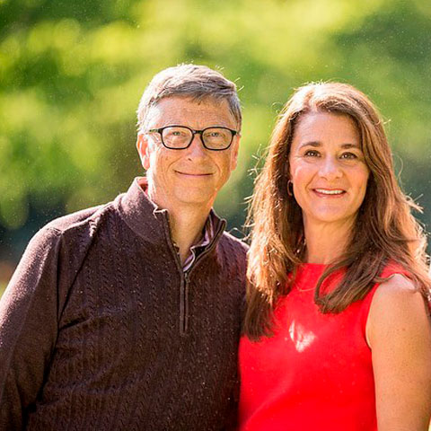 Em 2000, ele e sua então esposa, Melinda Gates, criaram a Fundação Bill and Melinda Gates, uma das maiores organizações de caridade do mundo, focada em saúde global, educação e combate à pobreza. 