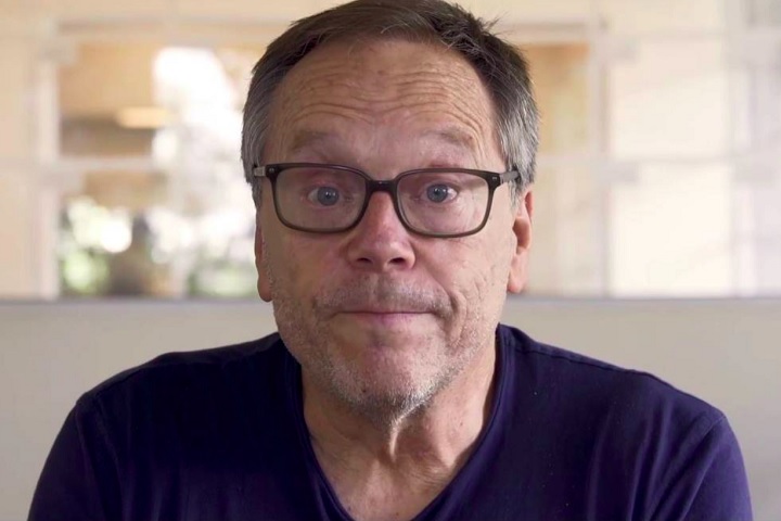 Ele iniciou sua carreira no universo audiovisual por meio da televisão e da publicidade, fundando a produtora independente Olhar Eletrônico na década de 1980, ao lado de quatro amigos.