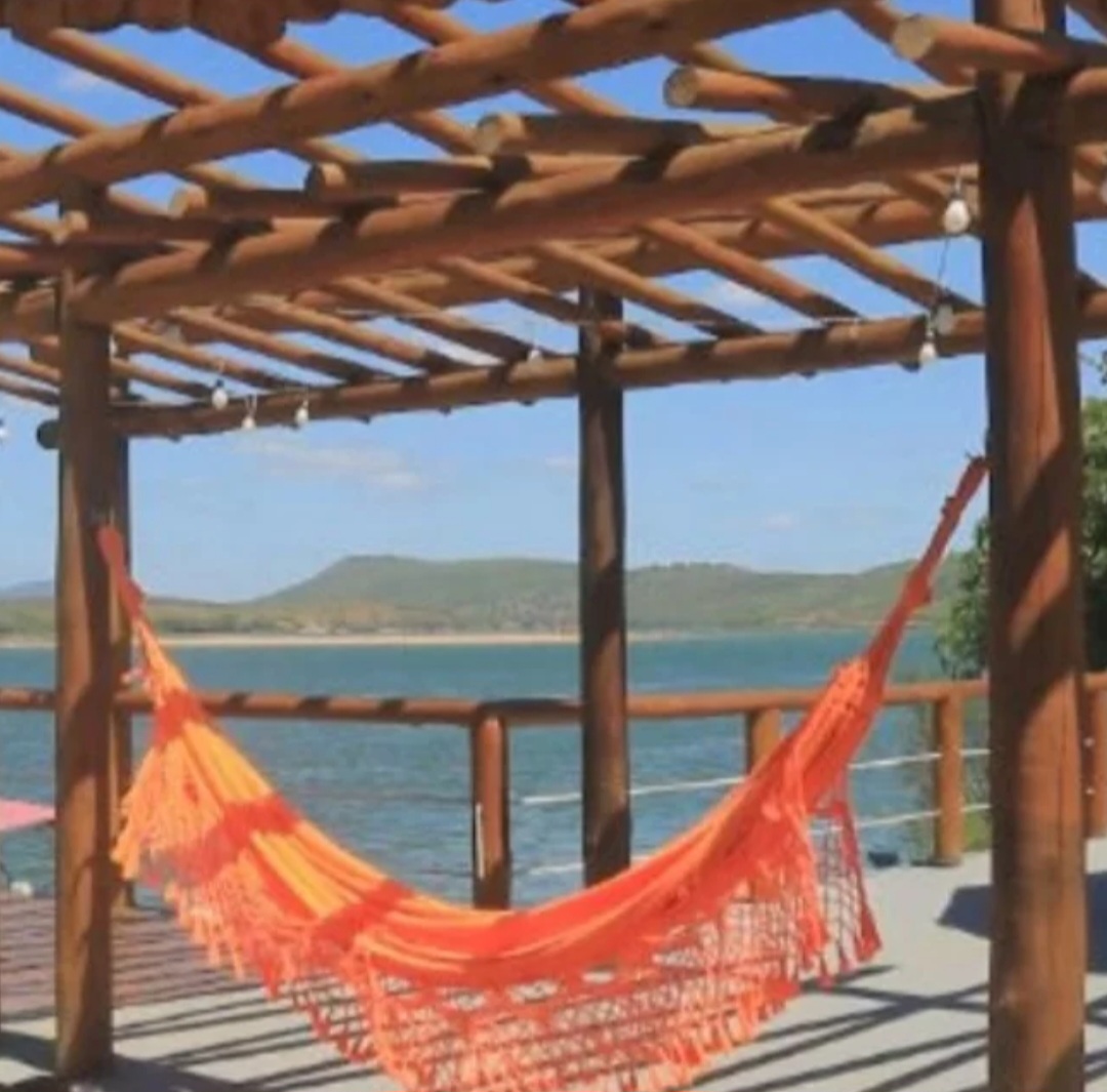 Por conta da alta demanda, novos empreendimentos como pousadas e hotéis têm surgido às margens do rio.