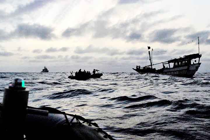 Em pleno século 21, ainda existem piratas, principalmente na costa da Somália, Golfo da Guiné, Sudeste Asiático e partes do Mar da China Meridional.