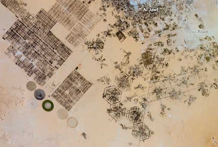 É o caso de Al Jawf, com fazendas irrigadas a partir da água retirada do aquífero. 