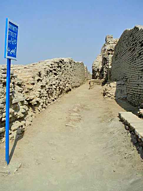 Porém, cerca de mil anos depois de ser erguida, entre 1800 e 17000 a.C, a região foi abandonada.