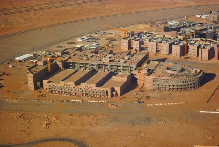 Algumas cidades da Líbia só se tornaram viáveis graças aos “círculos da vida”. 