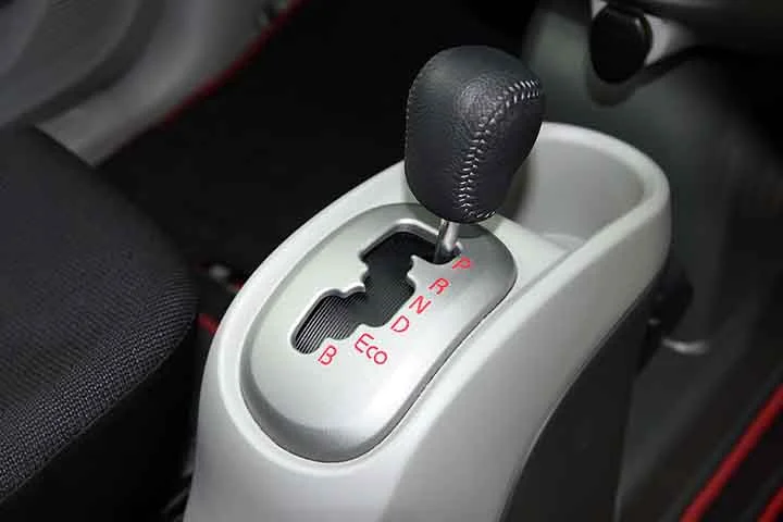 Araripe e Lemos patentearam o invento em 1932, e, posteriormente, a General Motors comprou o projeto, implementando-o na linha Oldsmobile em 1940.