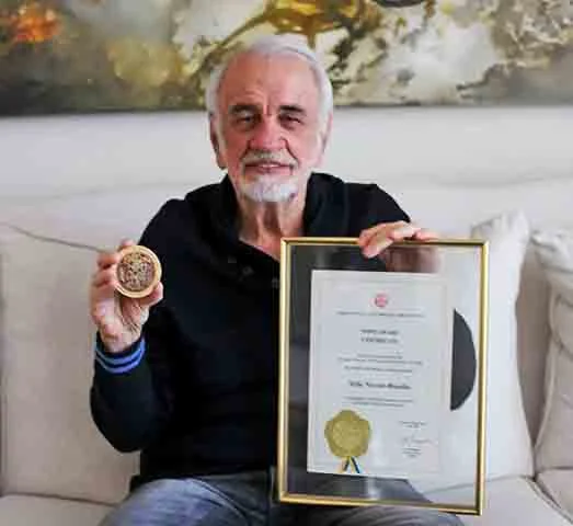 O identificador foi criado pelo mineiro Nélio José Nicolai, que recebeu a patente do INPI em 1997. Apesar do sucesso, a autoria da invenção é disputada judicialmente por outros dois brasileiros: João da Cunha Doya e Carlam Bezerra Salles. 