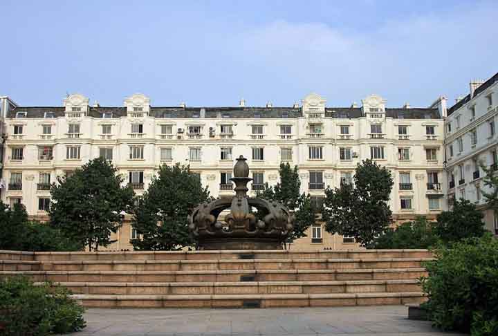 Mesmo com tanto espaço em cidades enormes, esses lugares não têm quase ninguém morando, o que faz com que elas pareçam assustadoramente vazias. Descubra mais sobre 5 cidades fantasmas na China!