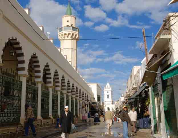 Conhecido como Grande Rio Artificial, o megaprojeto é uma ampla rede subterrânea que tornou-se primordial para a sobrevivência da população da Líbia. 