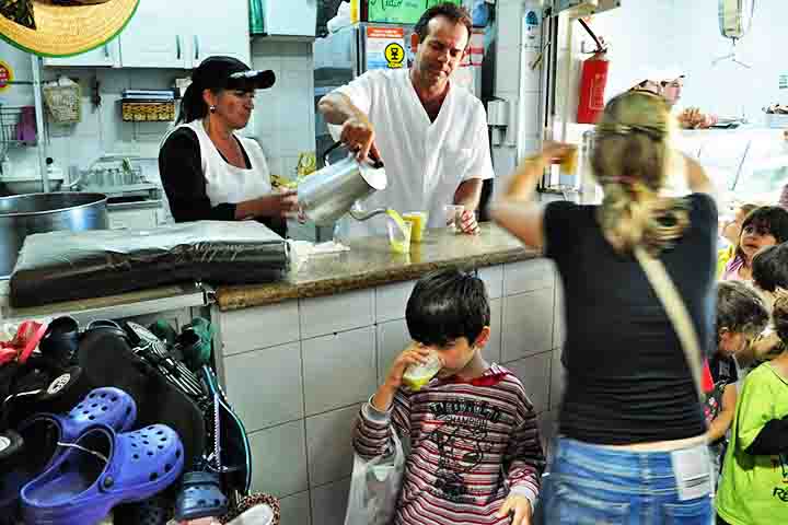 Para pequenos empreendedores, afinal, essas vendas representam fonte de renda e sustento, especialmente em tempos de crise.