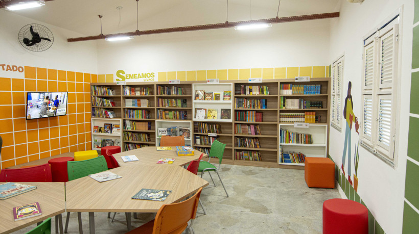 Os projetos já tem 16 bibliotecas em 12 cidades do interior do Ceará e quatro em dois municípios