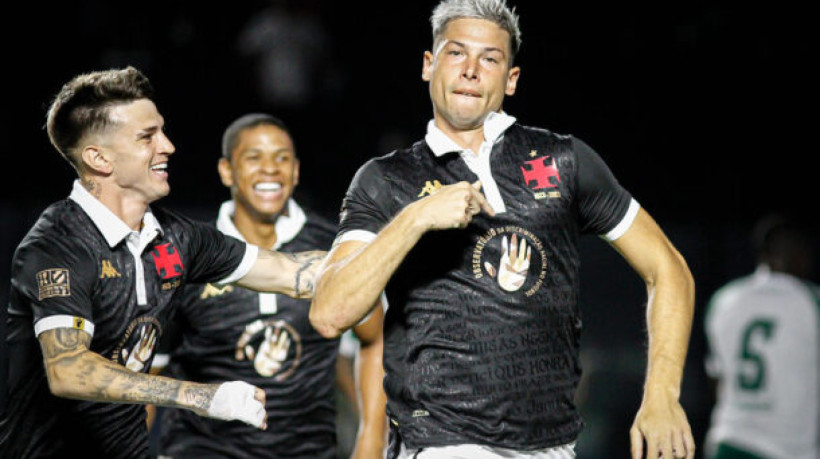 O clube já havia informado que estava buscando encerrar os vínculos com os dois jogadores 