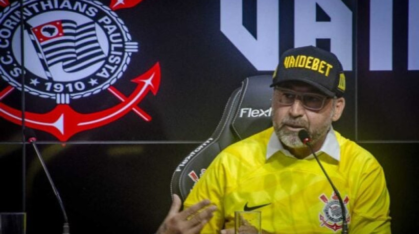 Augusto Melo rechaça possibilidade de deixar o cargo, caso a Polícia Civil o inclua na investigação sobre a intermediação do patrocínio