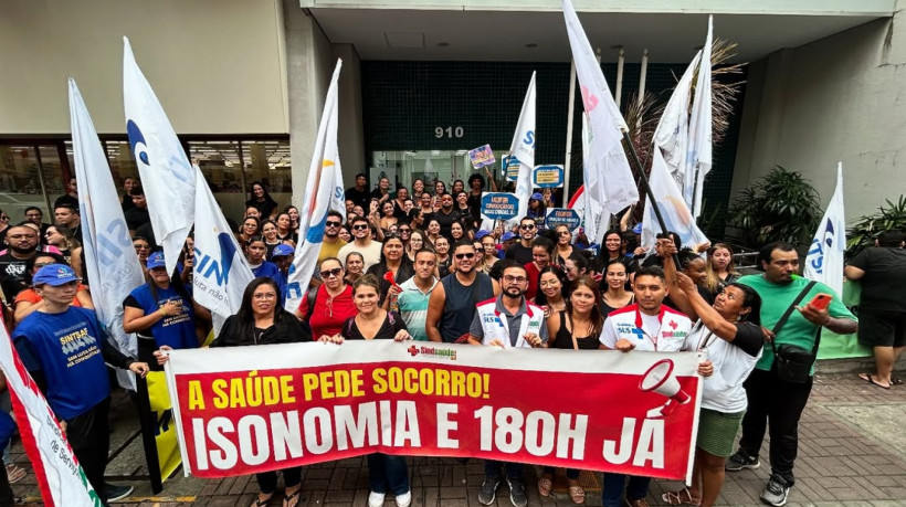 Comissão de funcionários da Fagifor fazem mobilização na sede da SMS
