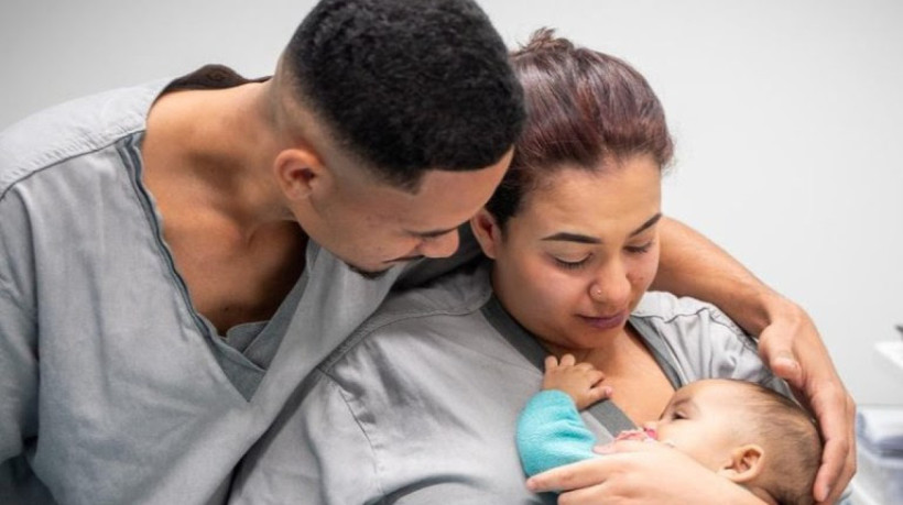 Bebê que recebeu o medicamento na quarta-feira, 14, em Brasília