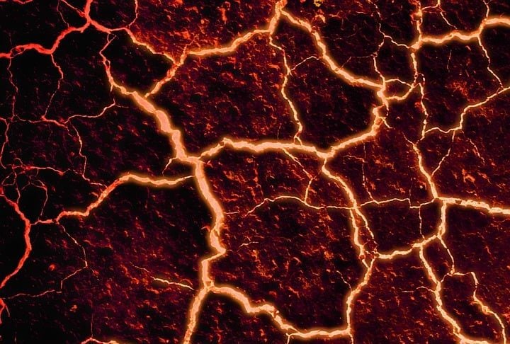 A análise de isótopos de oxigênio e elementos-traço (em quantidades muito pequenas) mostrou que essas safiras se formaram durante o início do vulcanismo na região, ou seja, há cerca de 700 mil anos. Veja curiosidades sobre outras erupções!