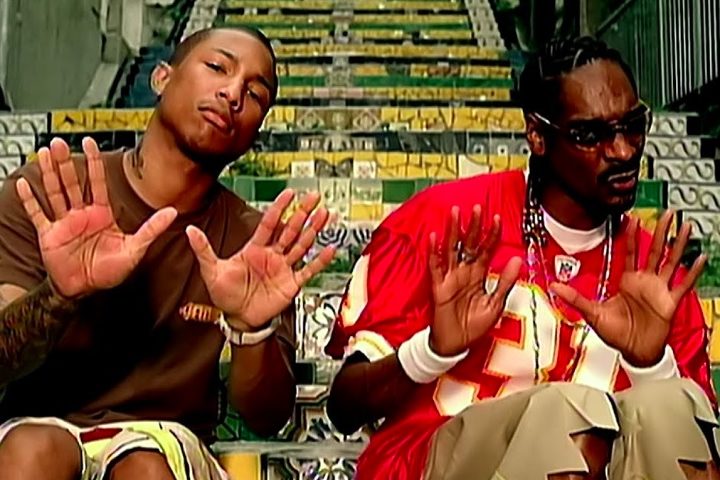 Outro hit fruto de parceria dos dois foi Beautiful, que contou com cenas do videoclipe gravadas no Rio de Janeiro.

