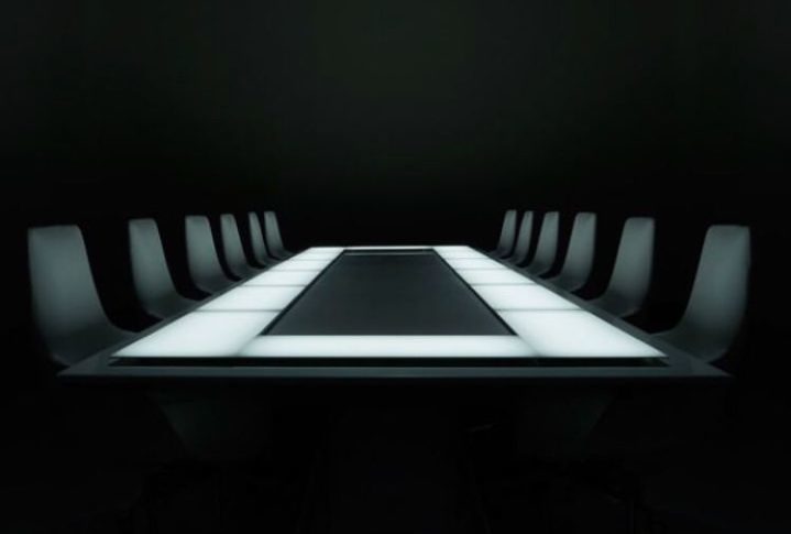 A sala de jantar do Sublimotion é uma sala de projeção personalizada com capacidade para apenas 12 pessoas.