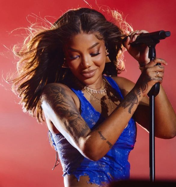 Em fevereiro, Ludmilla já havia dito que iria dar uma pausa na carreira para curtir a maternidade. Queremos aproveitar muito esse momento, porque foi uma coisa que a gente planejou muito [...] Vou dar um tempo na agenda para aproveitar, disse à Quem.