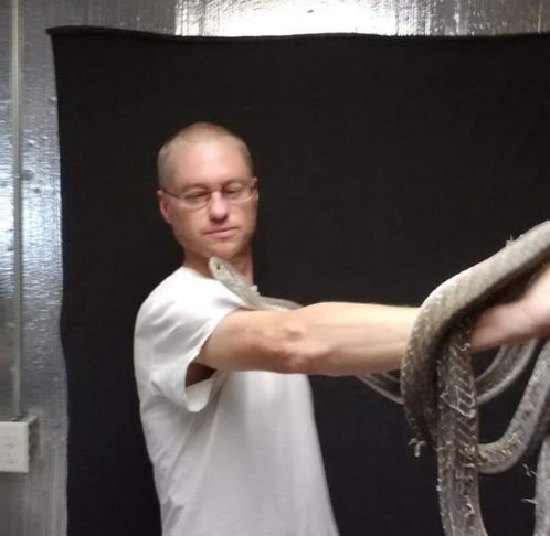 Eu basicamente parei de respirar e [quase] morri. Não foi divertido. Eu tinha imunidade suficiente para uma picada, mas não para duas, contou à National Geographic.