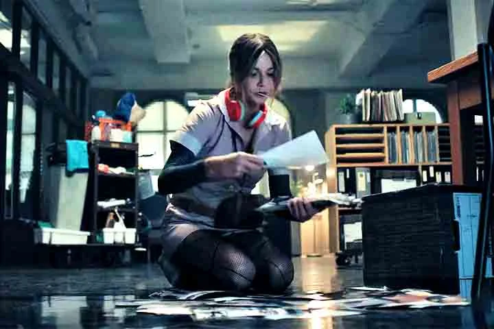 Ao longo da temporada, os dois aprendem a confiar um no outro, enfrentando juntos crimes complexos, dilemas pessoais e um sistema que muitas vezes resiste ao talento que surge fora das vias institucionais.