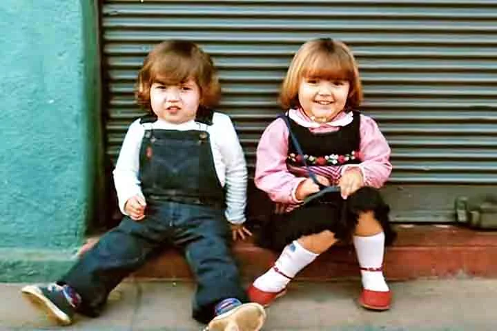 Nascida em Itapetininga, cidade no interior de São Paulo, Mariangela viu a paixão pela ciência florescer ainda na infância, quando frequentava a escola em que sua avó dava aulas no curso de farmácia. 
