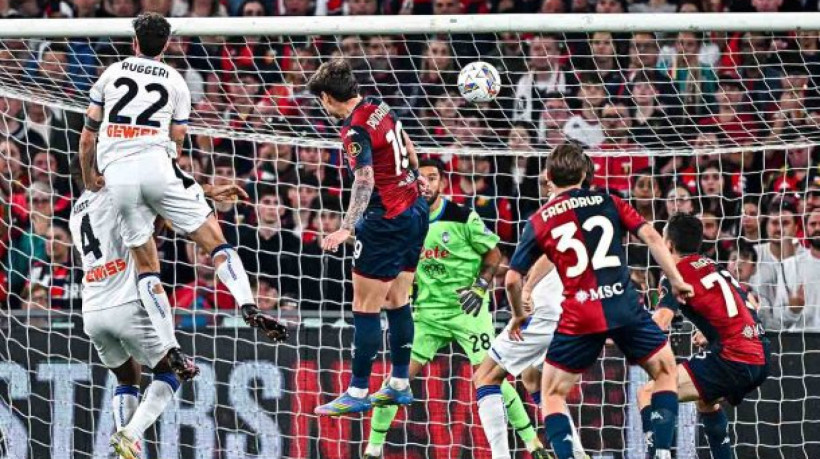 Pinamonti marca duas vezes, mas Dea aplica 3 a 2 no Luigi Ferrareis. Torcida mandante vai à loucura com rebaixamento do rival