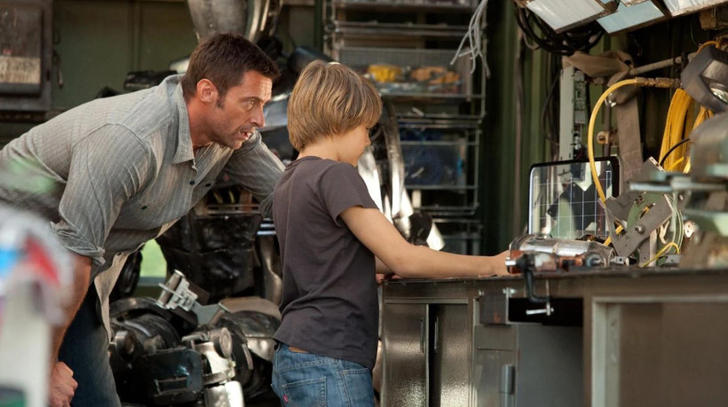 Um filme de ação vai passar no Domingo Maior hoje (18/05/25). Longa está previsto para começar às 00h25min, após 