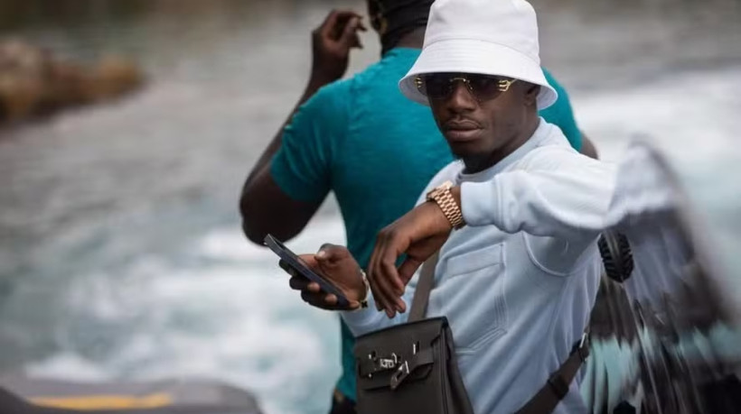 Rapper Werenoi, número 1 na França, morreu aos 31 anos