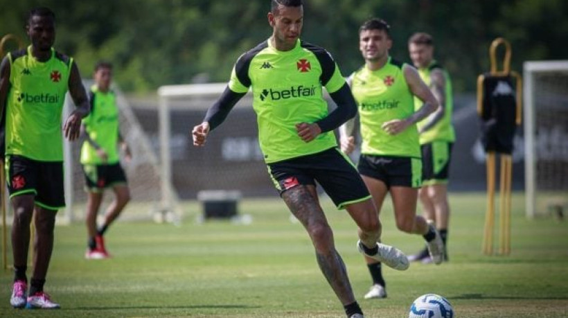 Volante rescindiu contrato na última sexta-feira após ser preterido pelos outros treinadores. Atuou pela última vez ainda pelo Carioca